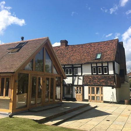 Heathrow Cottages Staines-upon-Thames Екстериор снимка