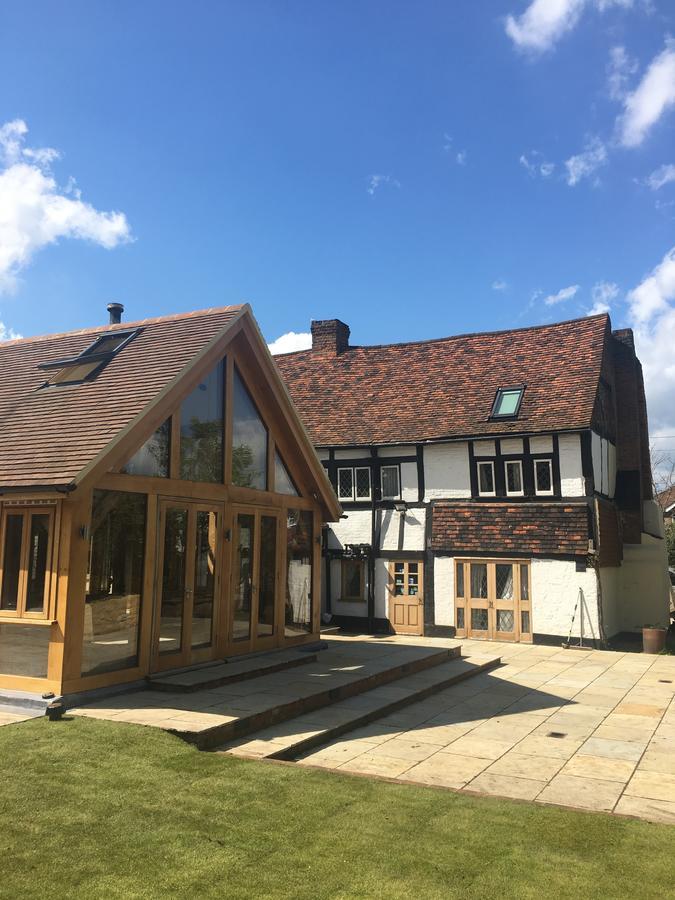 Heathrow Cottages Staines-upon-Thames Екстериор снимка